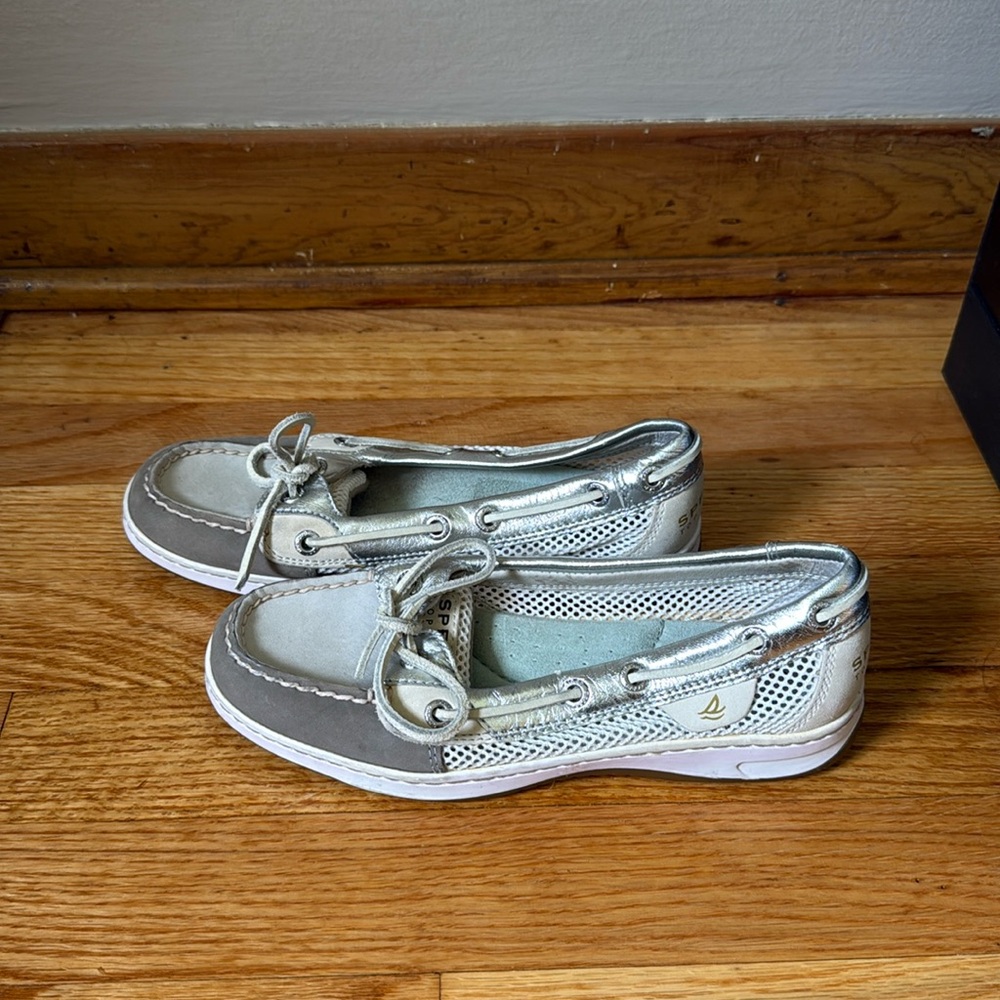 SPERRY - Women’s Topsider Boat Shoes - Size 5